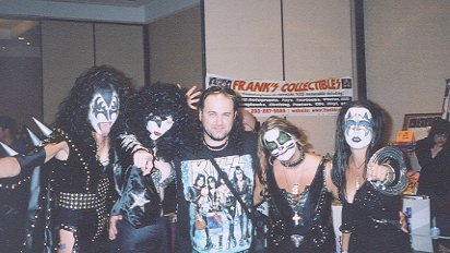 da beest rockin' with the babes of KISS!!!