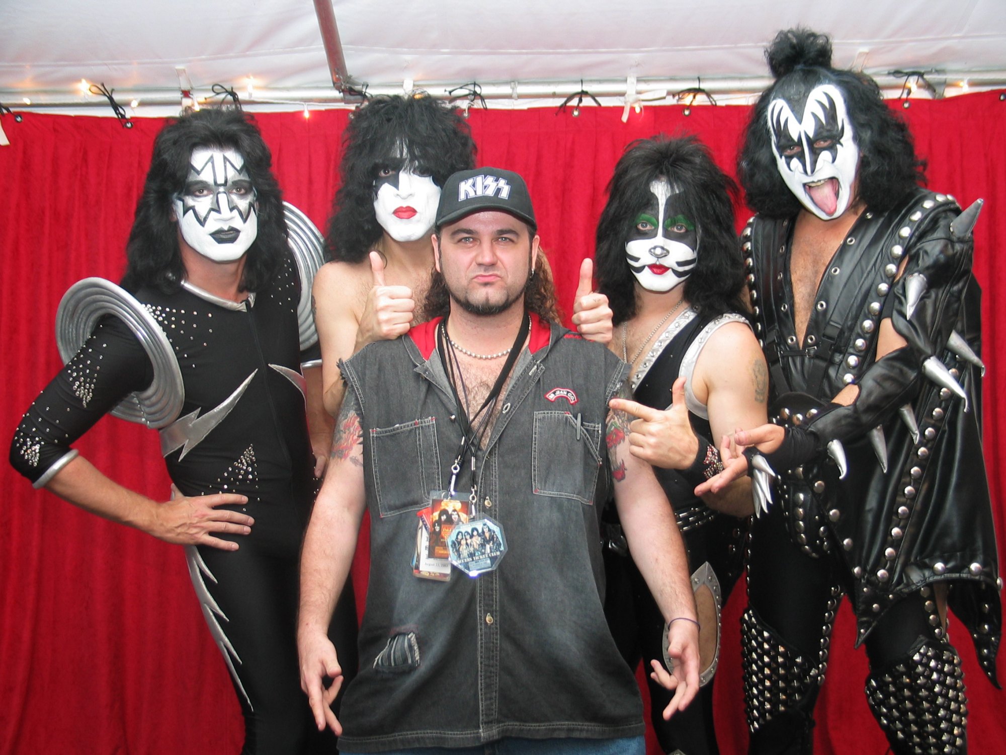 The Beest ROCKS out with KISS!!!